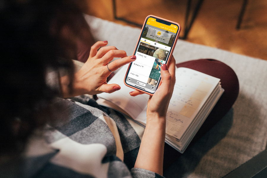 Listen_WiFi_Edu_App-In-Hand-02
